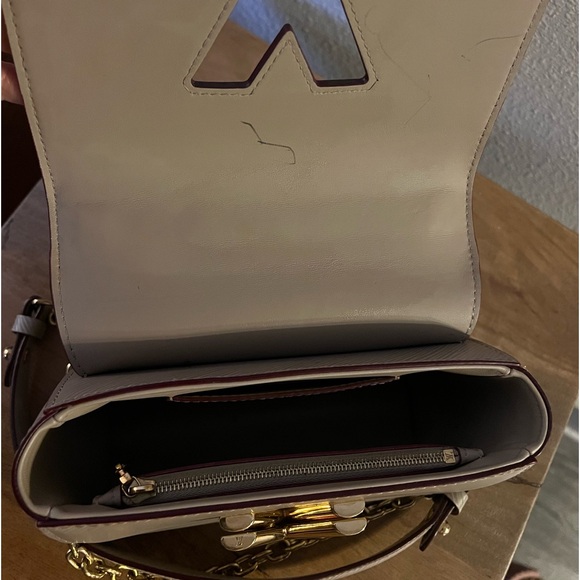 Louis Vuitton authentic twist purse - Picture 6 of 12